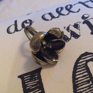 Fossil flower ring